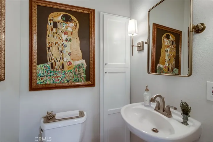 HALF BATH ON ENTRY LEVEL