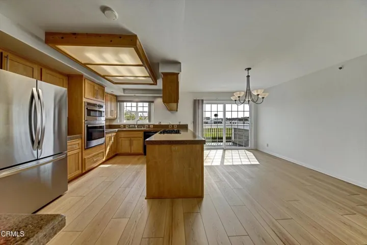 Kitchen & Dining Area
