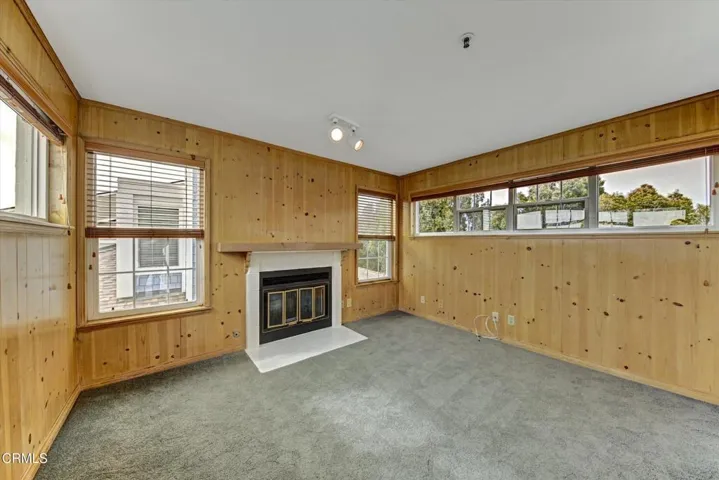 Upper Level CrowsNest