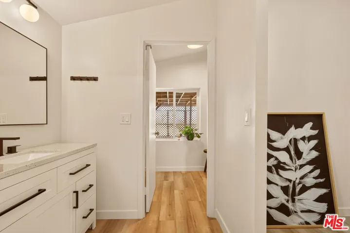 60939 Sunny Vista Road, Landers, California 92285