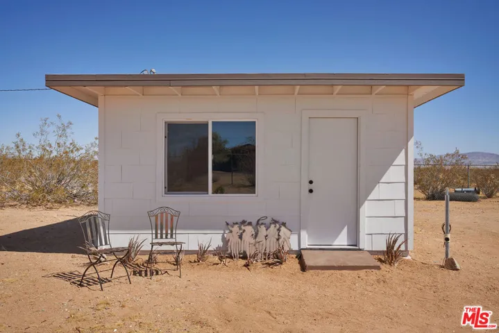 60939 Sunny Vista Road, Landers, California 92285