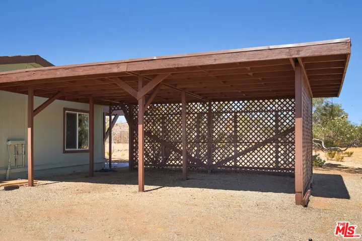 Carport/2 cars