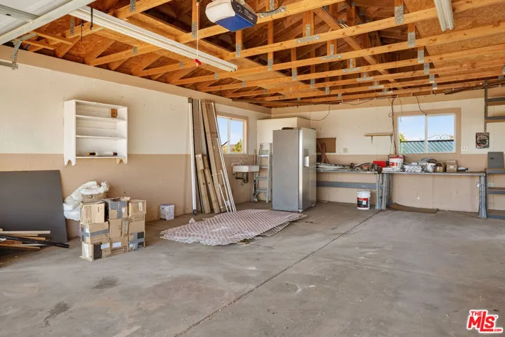 60939 Sunny Vista Road, Landers, California 92285