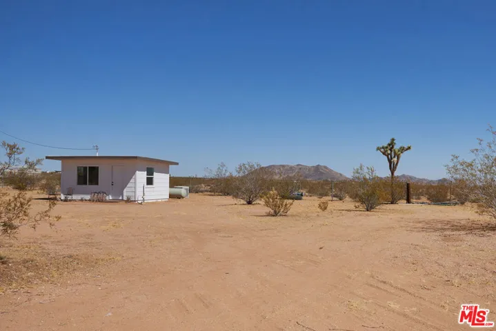 60939 Sunny Vista Road, Landers, California 92285