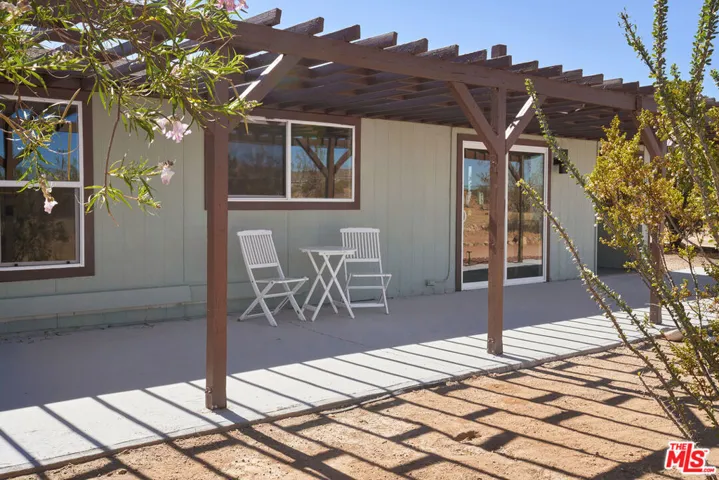 60939 Sunny Vista Road, Landers, California 92285