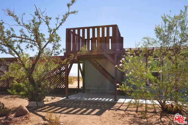 60939 Sunny Vista Road, Landers, California 92285