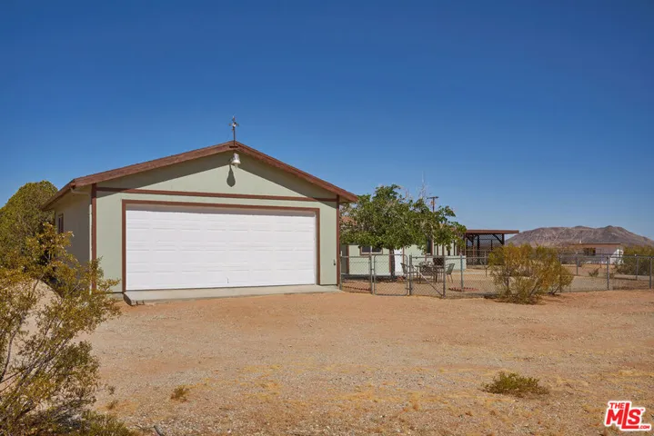 60939 Sunny Vista Road, Landers, California 92285