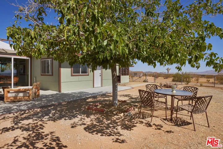 60939 Sunny Vista Road, Landers, California 92285