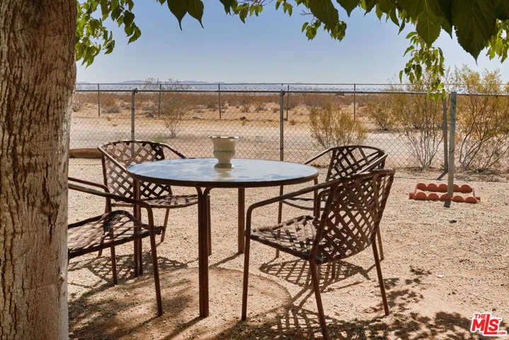 60939 Sunny Vista Road, Landers, California 92285