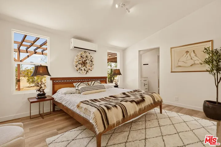 60939 Sunny Vista Road, Landers, California 92285