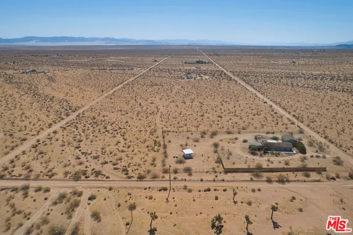 60939 Sunny Vista Road, Landers, California 92285