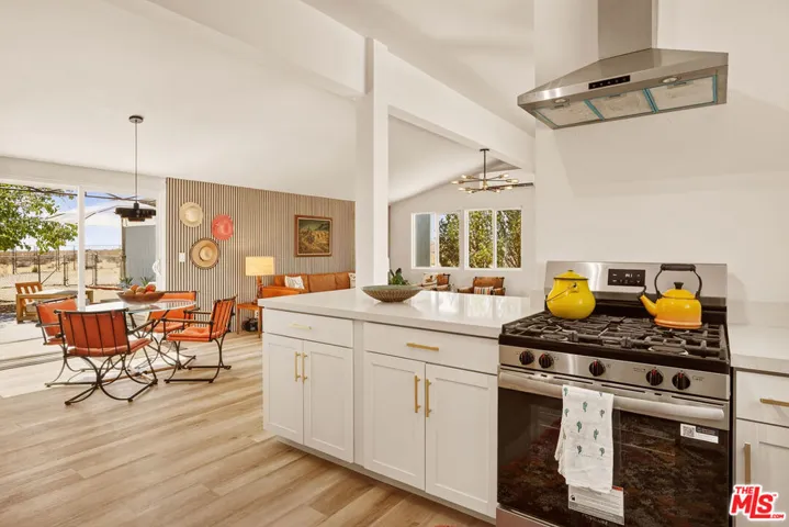 60939 Sunny Vista Road, Landers, California 92285