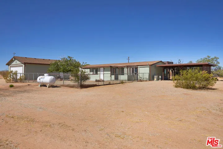 60939 Sunny Vista Road, Landers, California 92285