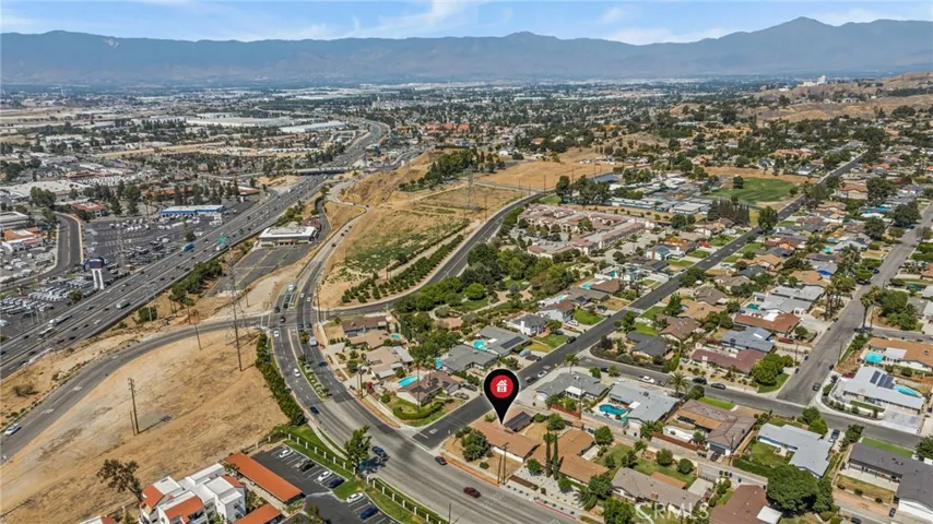Conveniently located, easy freeway access