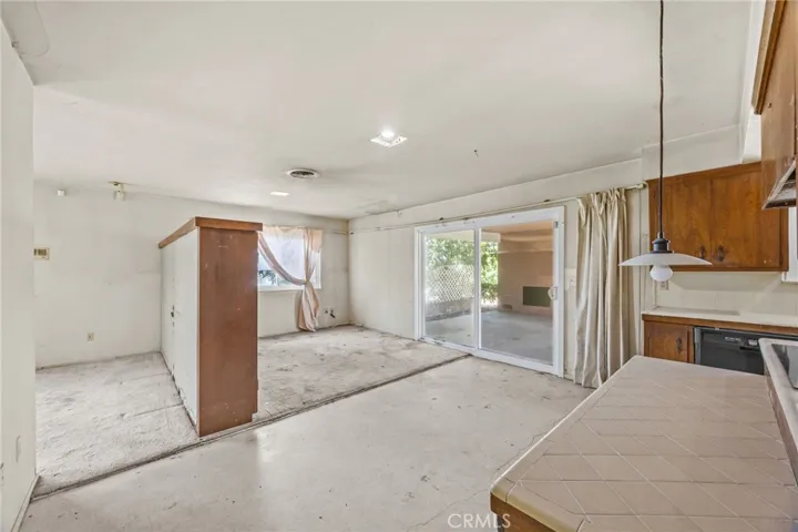 View of dining room and partial Livingroom from hallway.
