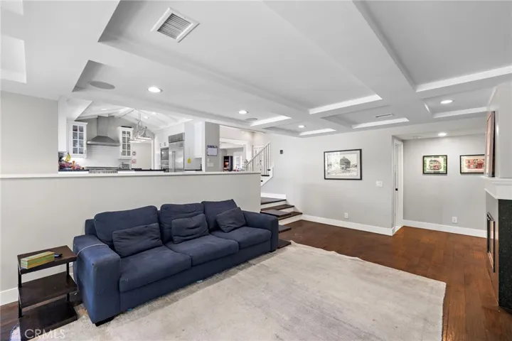 2201 Aralia, Newport Beach, California 92660