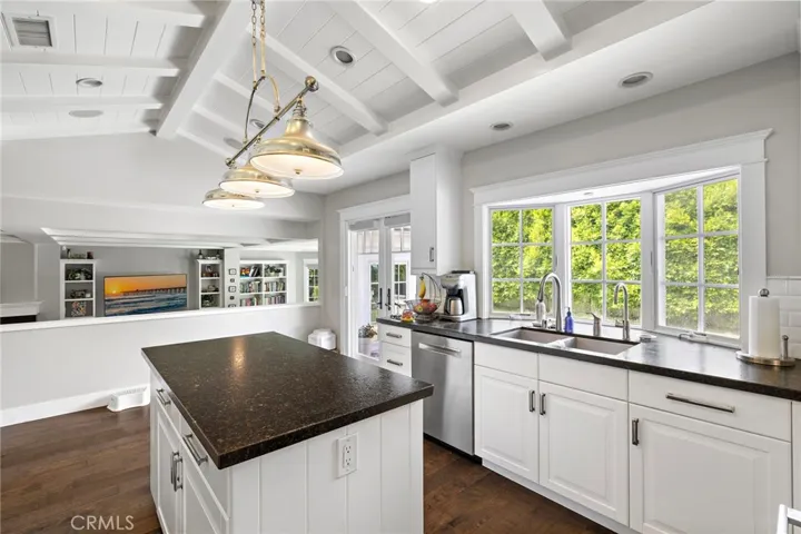 2201 Aralia, Newport Beach, California 92660