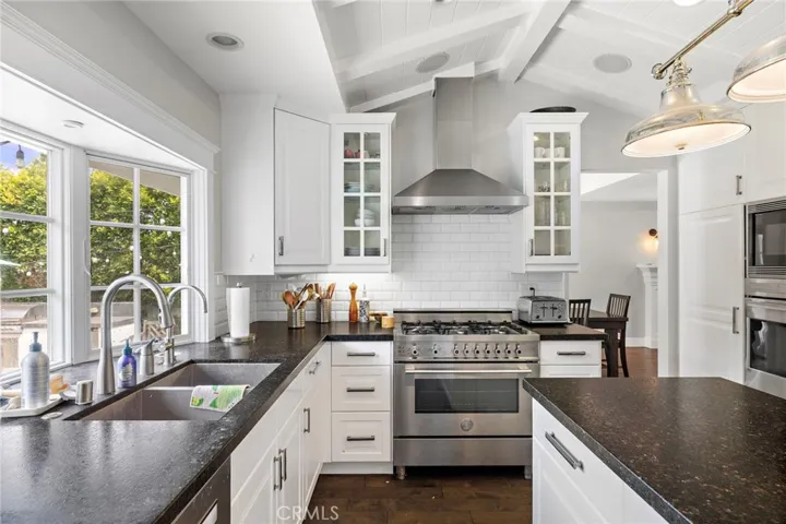 2201 Aralia, Newport Beach, California 92660