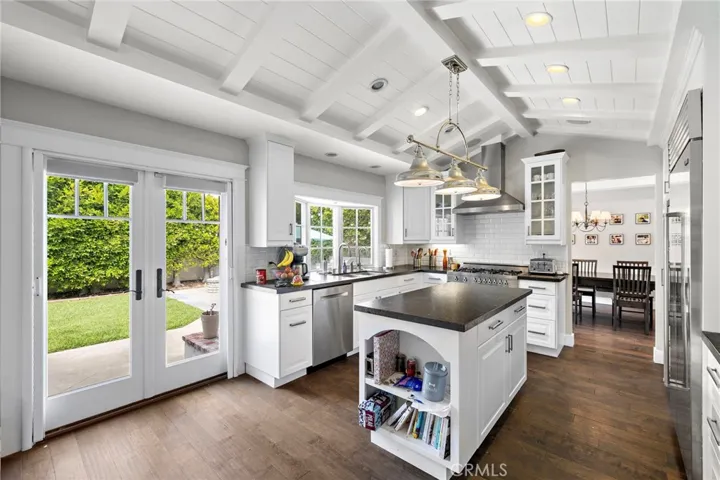 2201 Aralia, Newport Beach, California 92660
