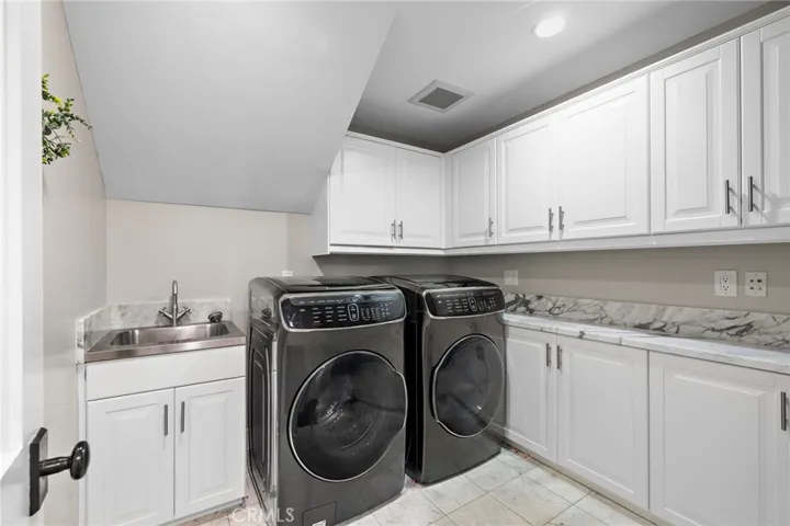 2201 Aralia, Newport Beach, California 92660