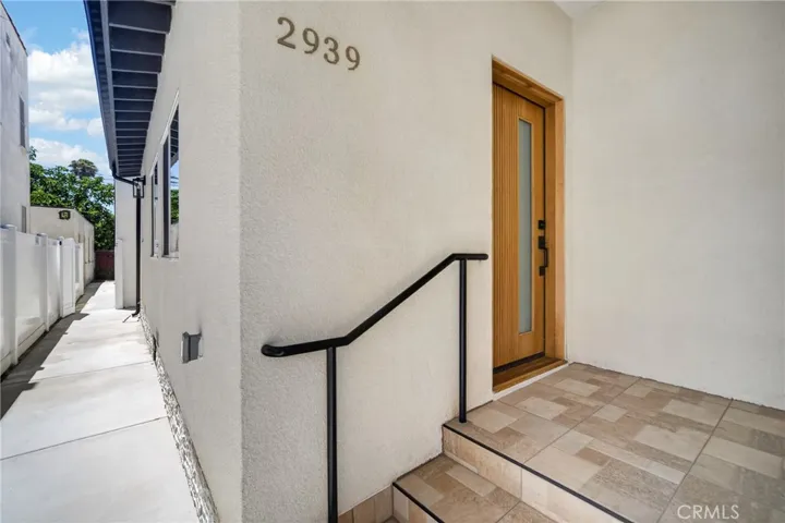 2937 10th, Los Angeles, California 90018