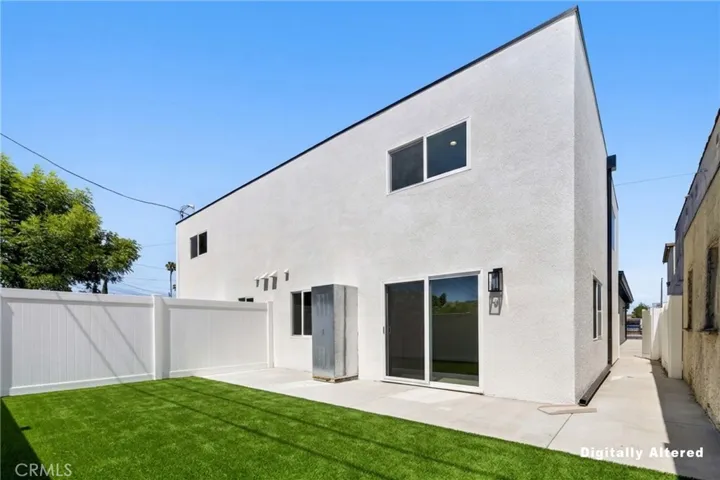 2937 10th, Los Angeles, California 90018