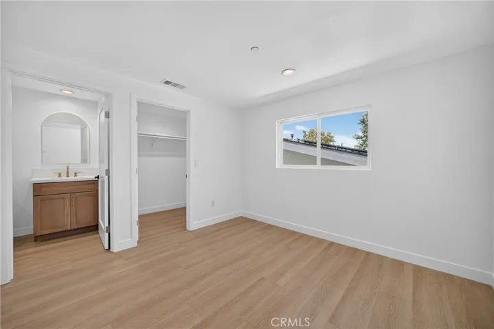 2937 10th, Los Angeles, California 90018