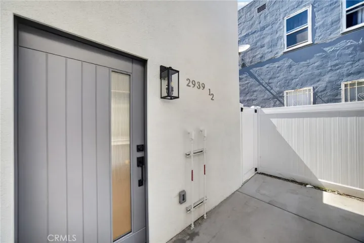2937 10th, Los Angeles, California 90018
