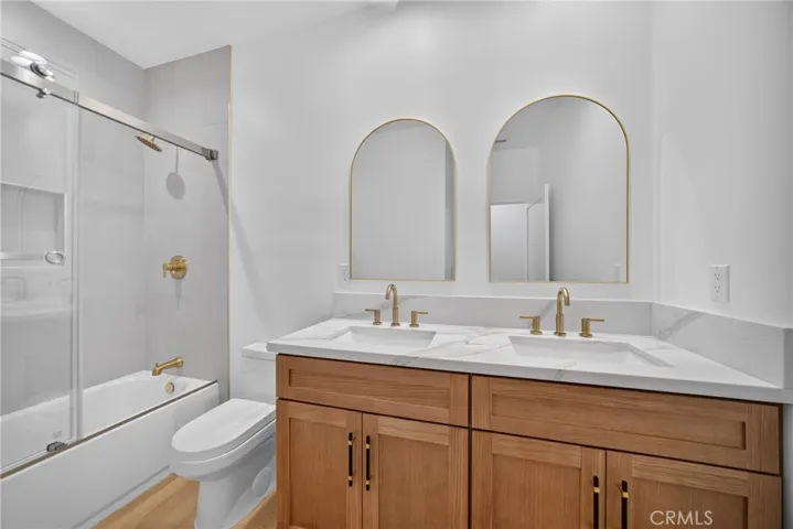 2937 10th, Los Angeles, California 90018
