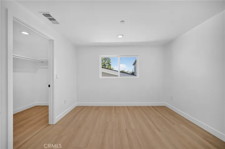 2937 10th, Los Angeles, California 90018