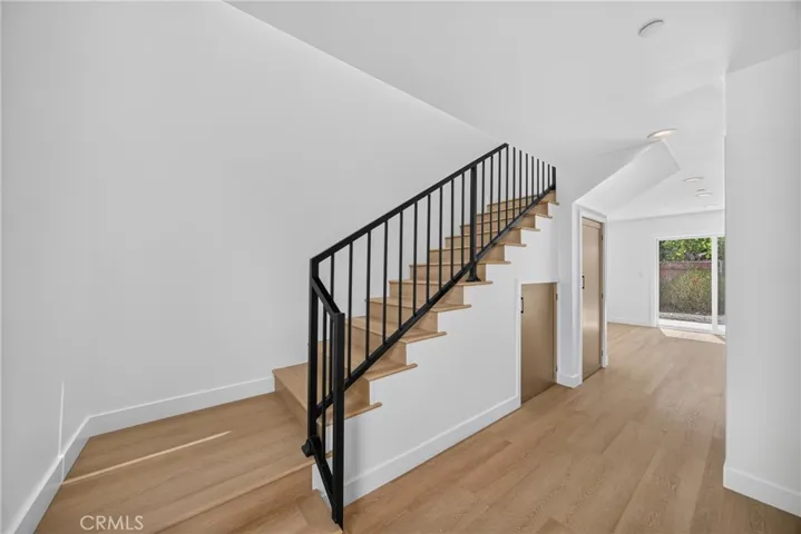 2937 10th, Los Angeles, California 90018