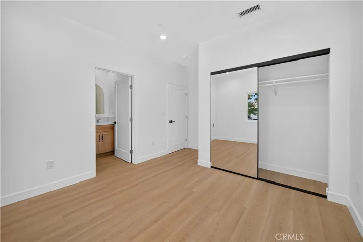 2937 10th, Los Angeles, California 90018