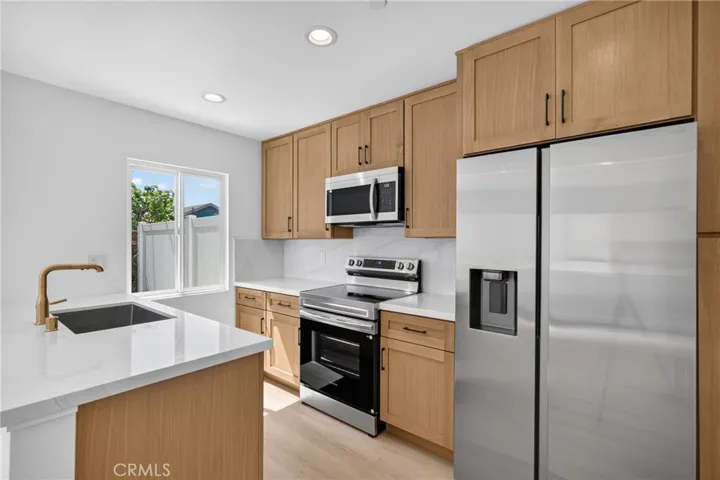 2937 10th, Los Angeles, California 90018