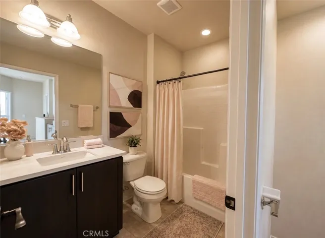 Upstairs Hall Bathroom