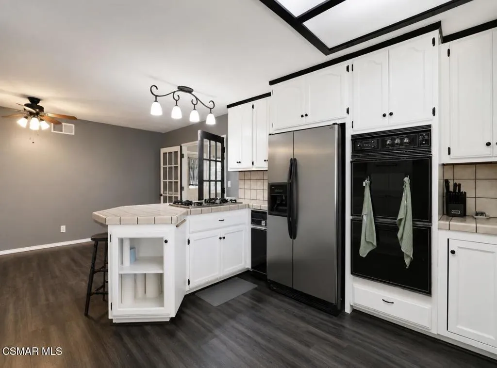 Listing on Hope st kitchen-dining room
