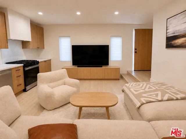2707 Benedict Street 3/4, Los Angeles, California 90039