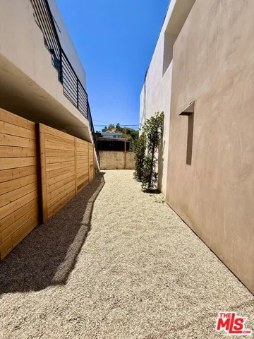 2707 Benedict Street 3/4, Los Angeles, California 90039
