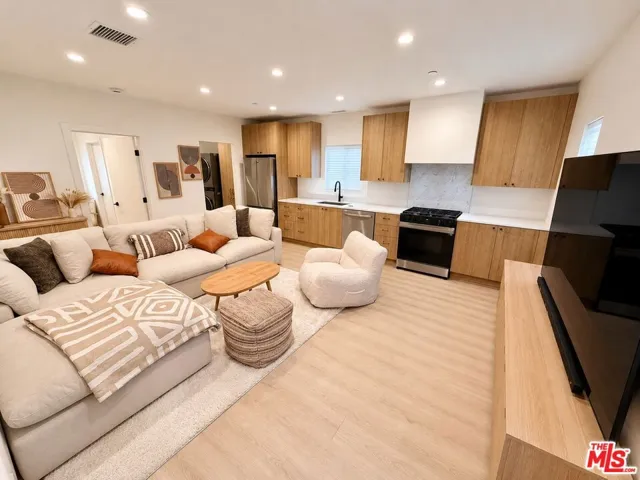 2707 Benedict Street 3/4, Los Angeles, California 90039
