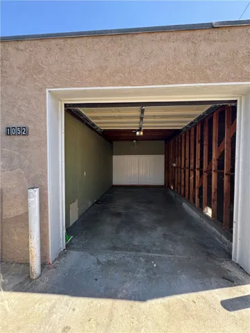 Detached car garage