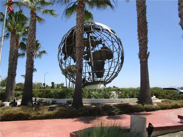 Main entrance to Leisure World