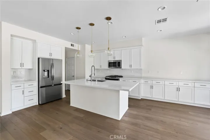 216 Finch, Lake Forest, California 92630