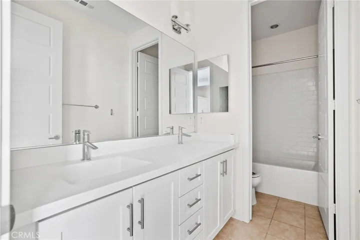 216 Finch, Lake Forest, California 92630