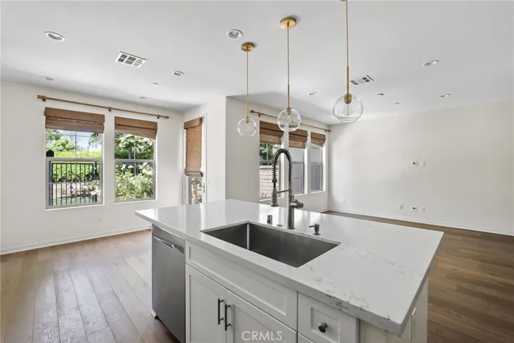 216 Finch, Lake Forest, California 92630