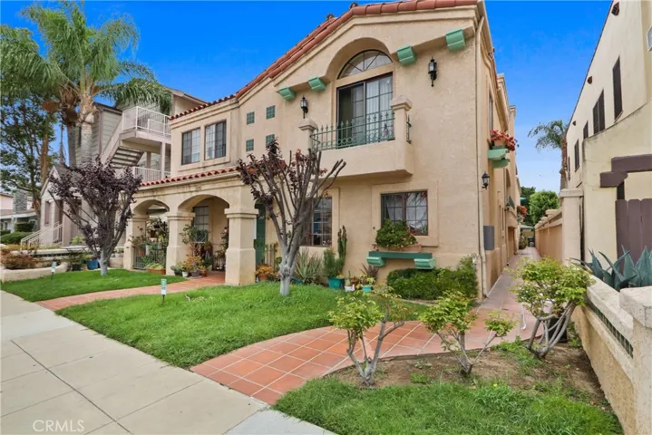 1052 Belmont Avenue B, Long Beach, California 90804