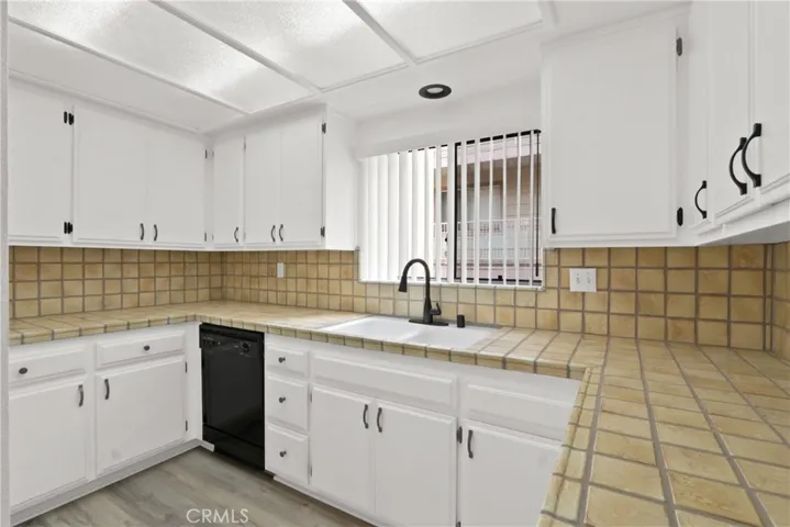 1052 Belmont Avenue B, Long Beach, California 90804