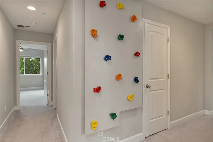 Climbing wall