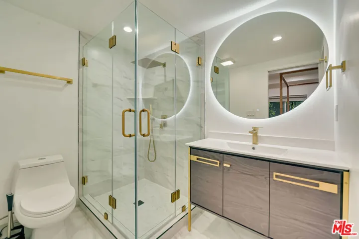 9042 Phyllis Avenue B, West Hollywood, California 90069