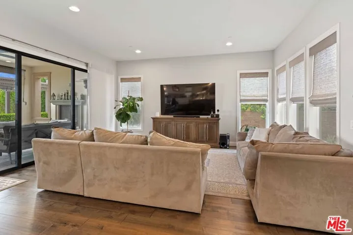 11925 N Ricasoli Way, Porter Ranch, California 91326