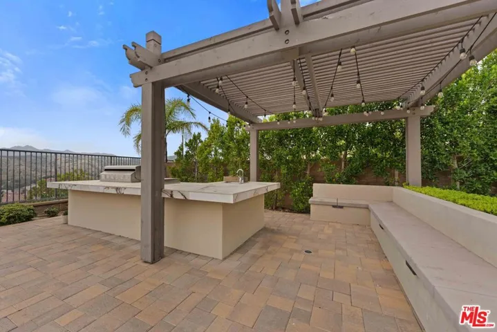 11925 N Ricasoli Way, Porter Ranch, California 91326