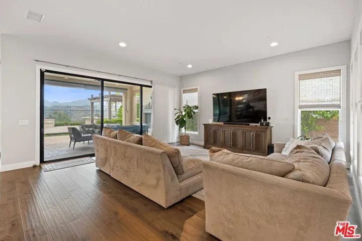 11925 N Ricasoli Way, Porter Ranch, California 91326